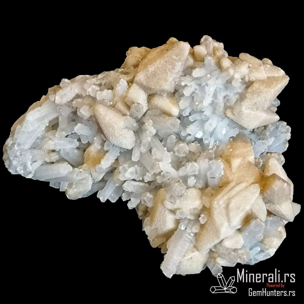 Kalcit i kvarc u kontrastnim kristalnim formama iz Madana, Bugarska